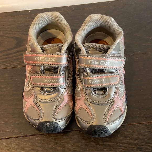 Geox Sport light up Velcro shoes size 7 - Picture 1 of 9